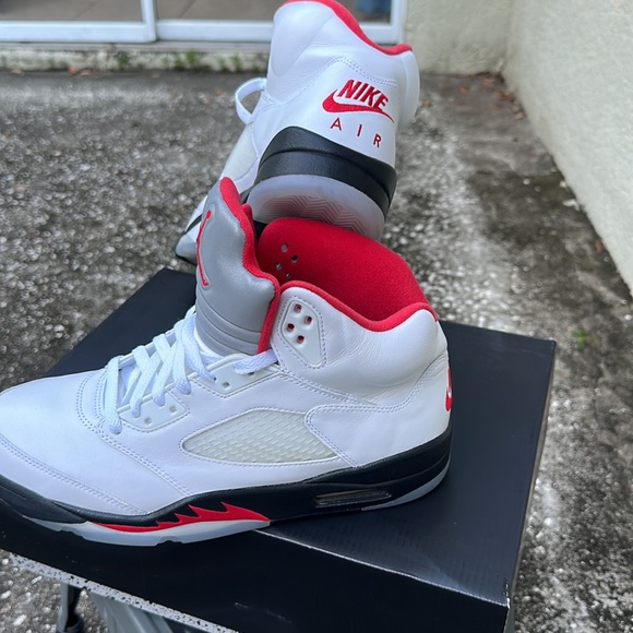 Men’s size 10.5 Air Jordan retro 5 used - Picture 3 of 10